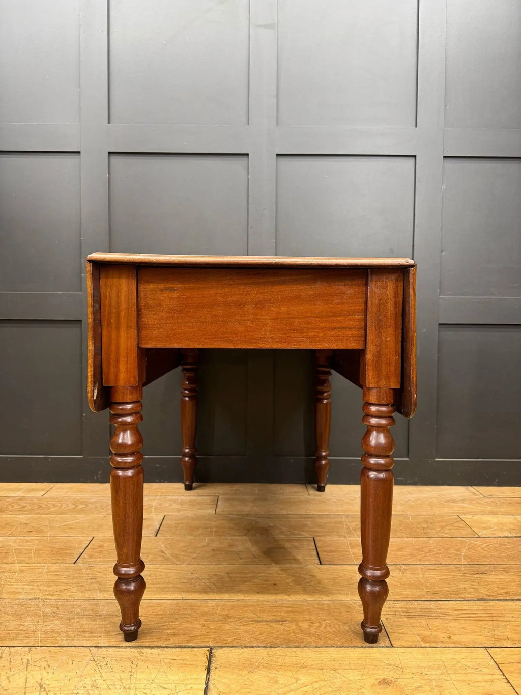 Antique Extending Mahogany Pembroke Table / Drop Leaf Sideboard With Drawer