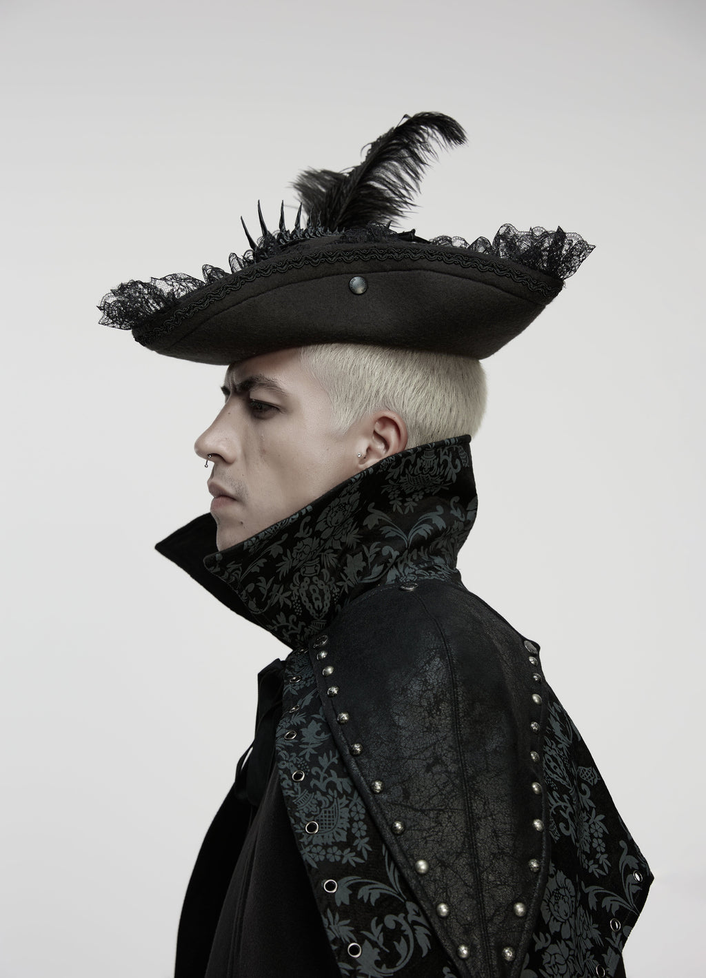 Punk Rave Goth Imprisoned Beast Bone Pirate Hat – Black Lace & Feather