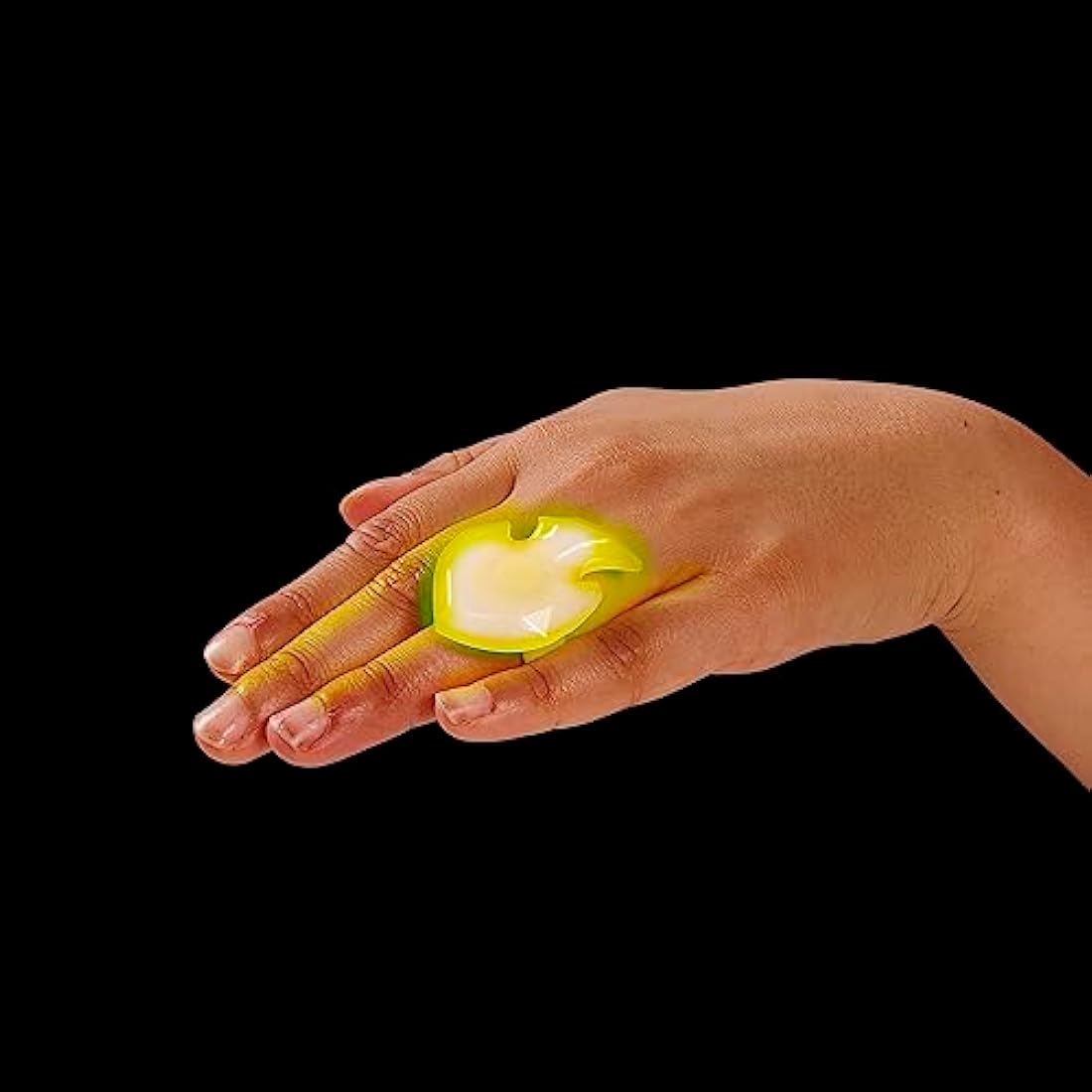 Magic Mixies Fire Magic Cauldron - Fizzing Reveal Plushie & Ring