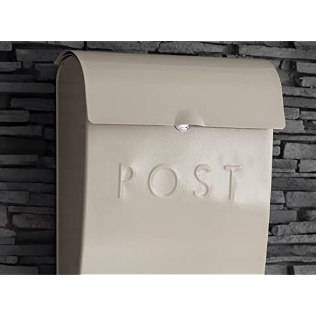 Garden Trading Wall Mounted Post Box – Lockable Steel Letterbox