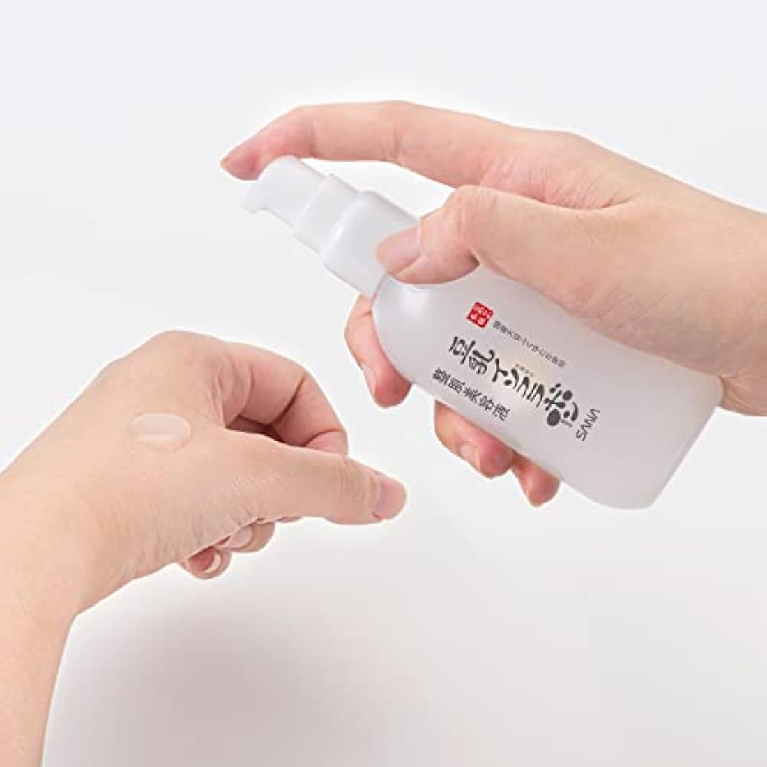 Sana Nameraka Honpo Soy Milk Isoflavone Beauty Essence NC - 100ml