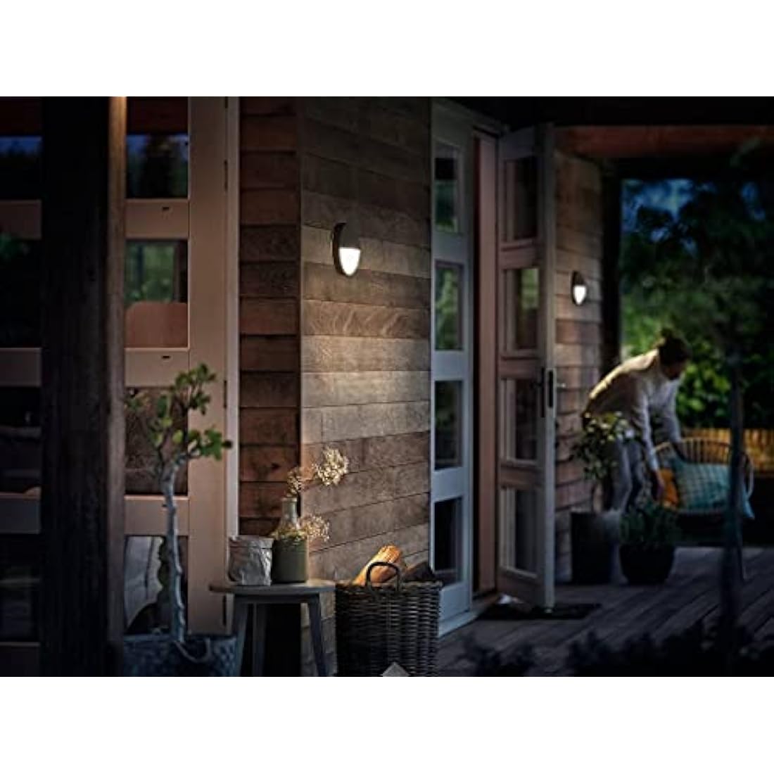 Philips Capricorn LED Outdoor Wall Light with Motion Sensor – Anthracite