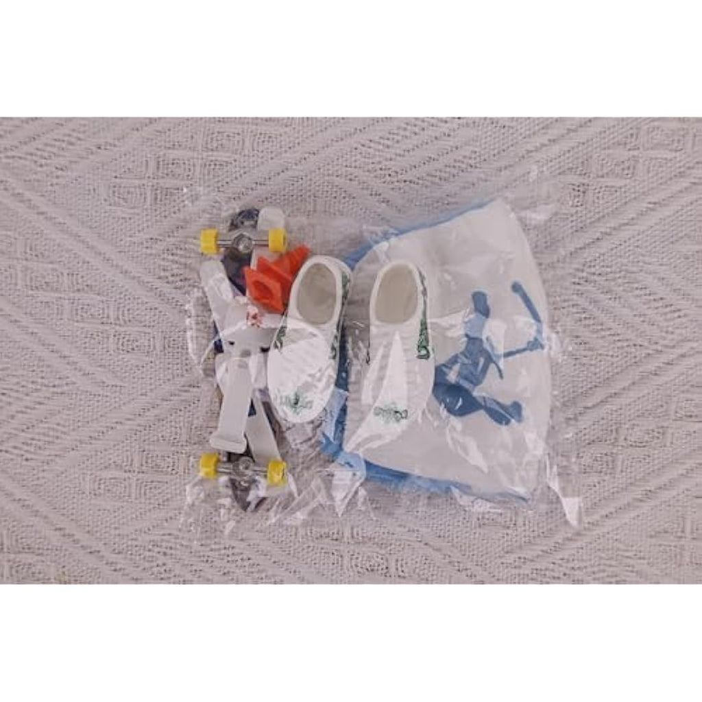 Morofme Finger Skateboard Set – Mini Fingerboard with Shoes and Pants