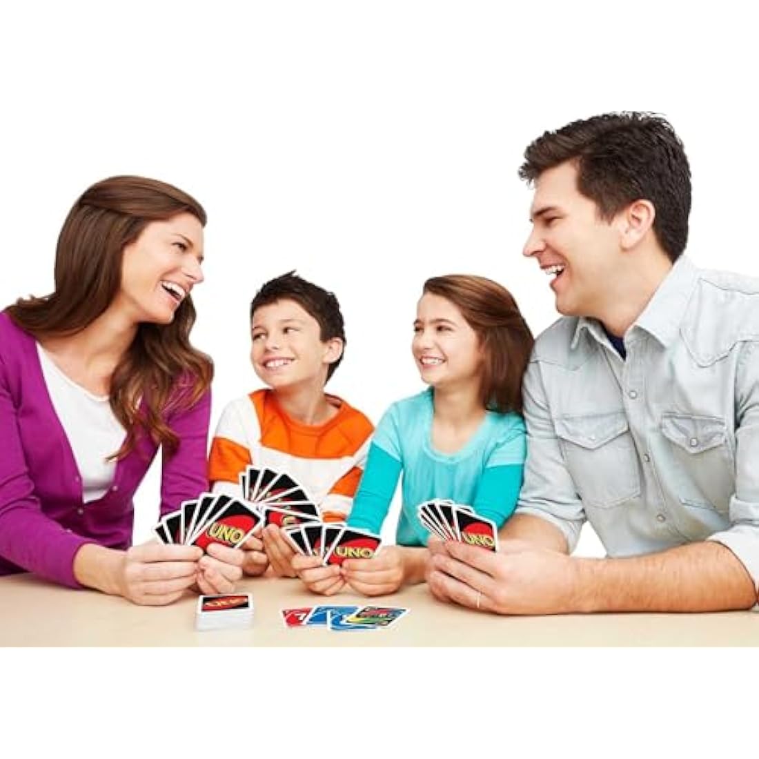 Uno Classic Card Game by Mattel – Family Party Game with Wild Cards