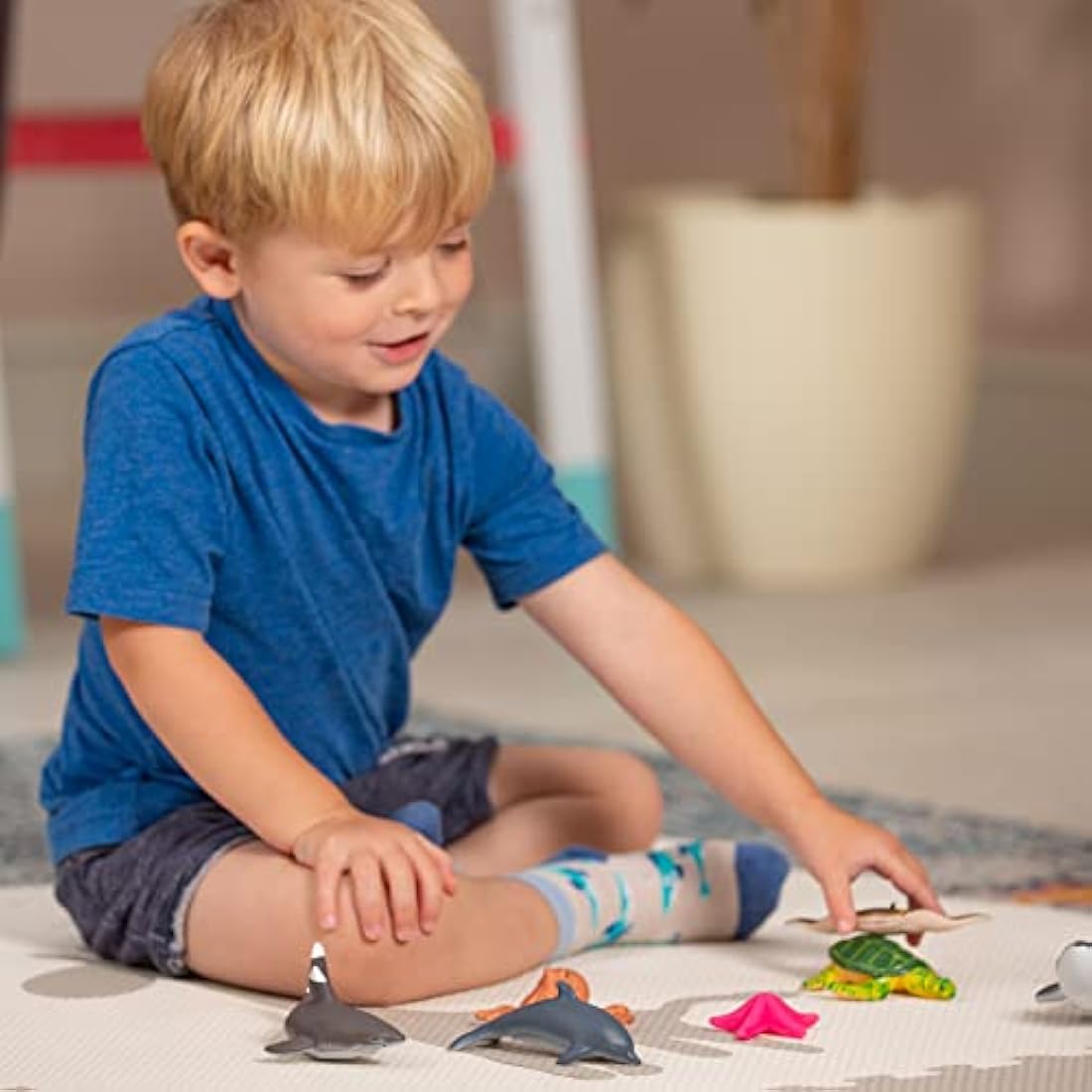 Learning Minds Jumbo Sea Animal Figures – 7 Piece Vinyl Ocean Toy Set