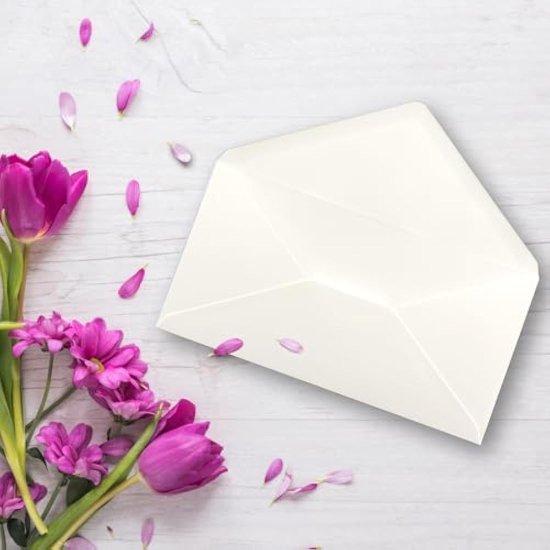 Gustav Neuser DL Gummed Envelopes - Natural White Paper - 150 Pack