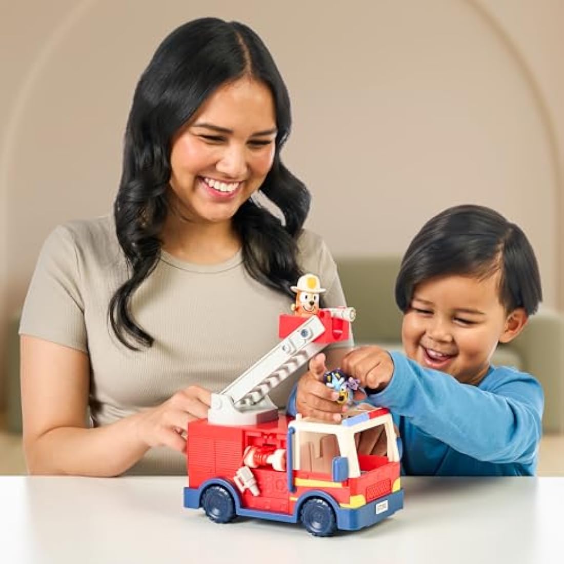 Bluey Firetruck Playset with Exclusive Bingo and Bob Bilby Figures