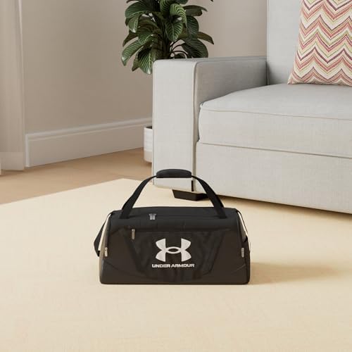 Under Armour UA Undeniable 5.0 Duffle Bag – Water Repellent Gym Bag