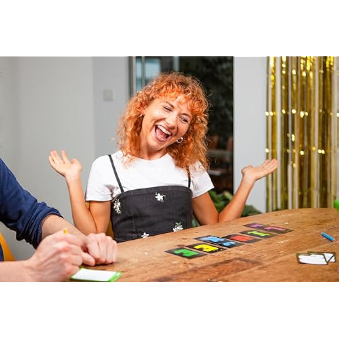 Linkee Trivia Game by Jolof Store – Family Board Game for 2-30 Players