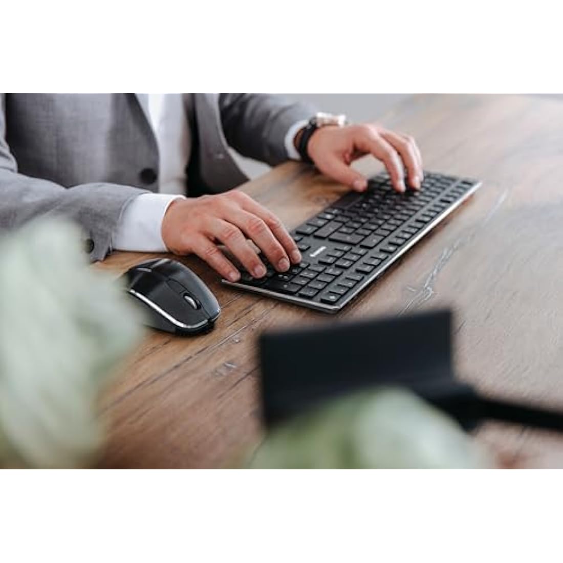 CHERRY MW 8C ERGO Wireless Ergonomic Mouse | Bluetooth & 2.4GHz