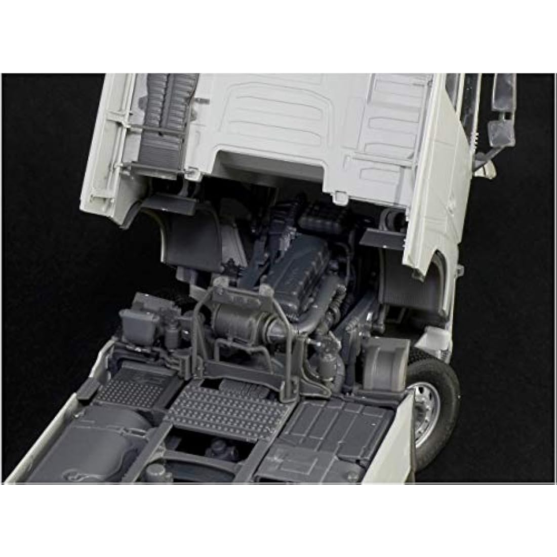Italeri 1:24 Volvo FH16 Globetrotter XL Truck Scale Model Kit