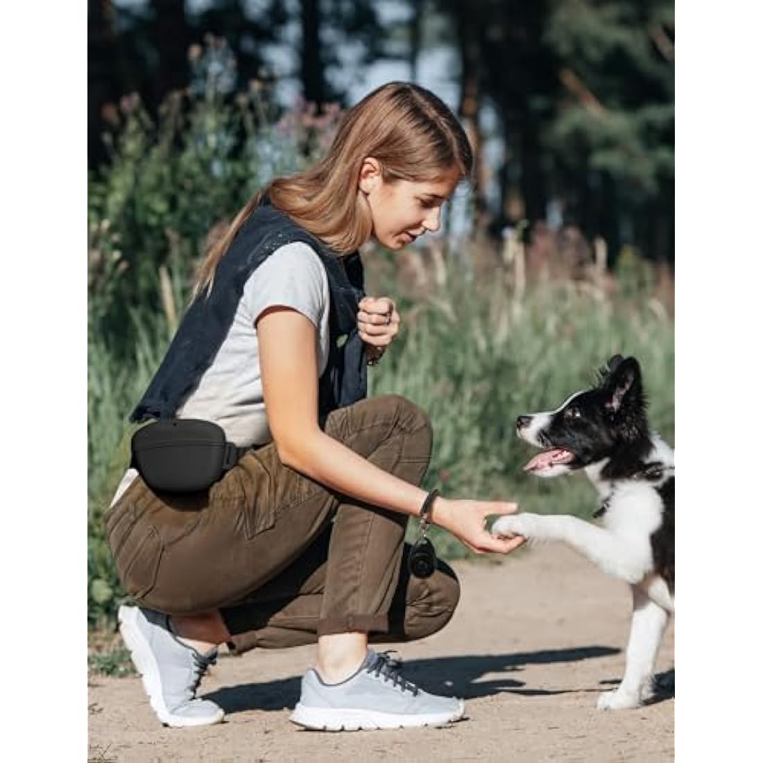 Silicone Dog Treat Pouch – Magnetic Training Bag with Belt