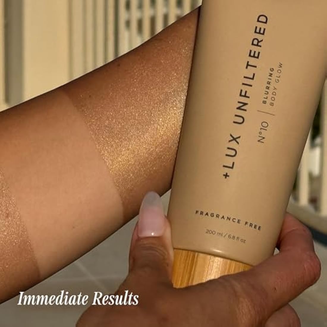 Lux Unfiltered N°10 Blurring Body Glow - Shimmer Lotion with Vitamin C