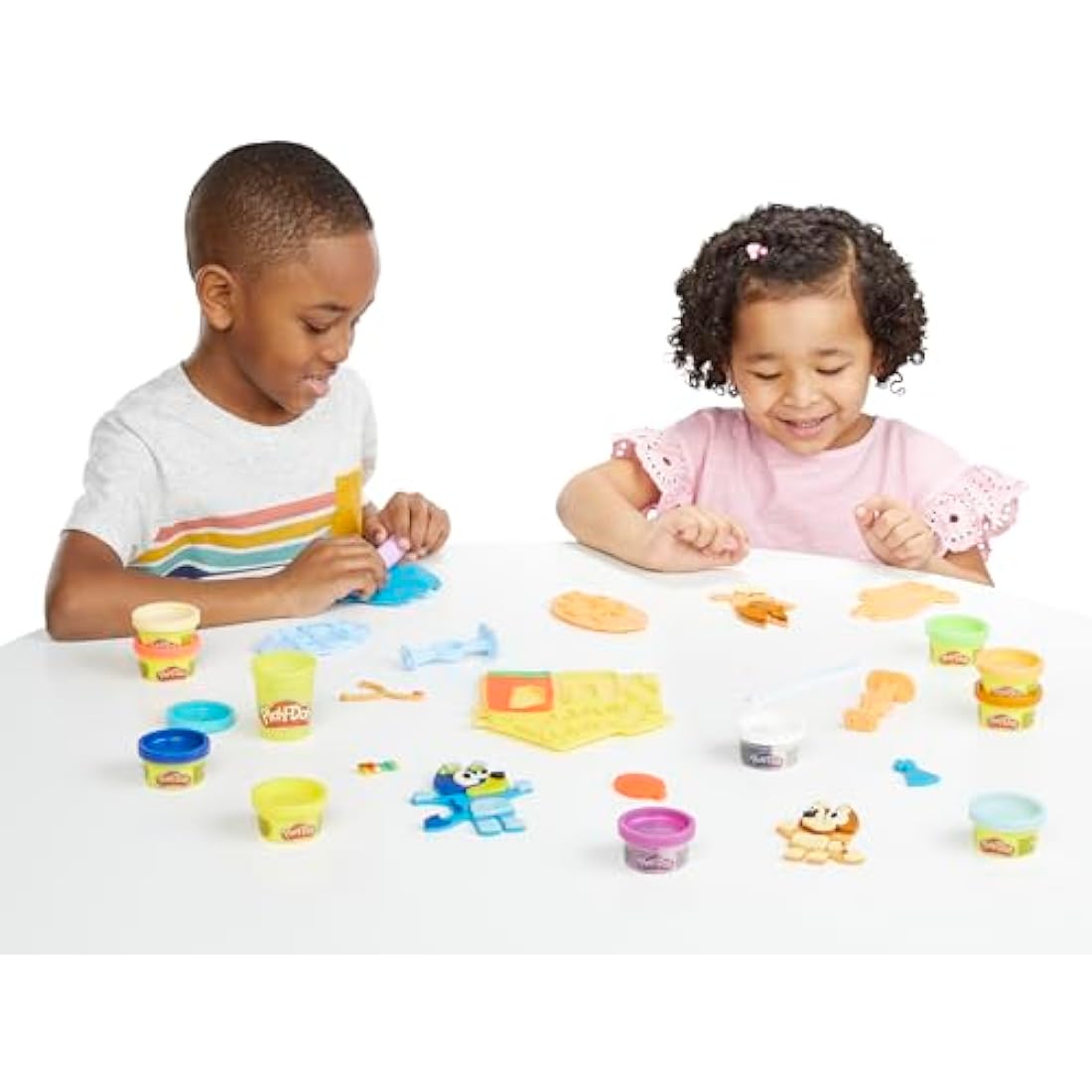 Play-Doh Bluey Make ’n Mash Costumes Playset with 11 Cans - Ages 3+
