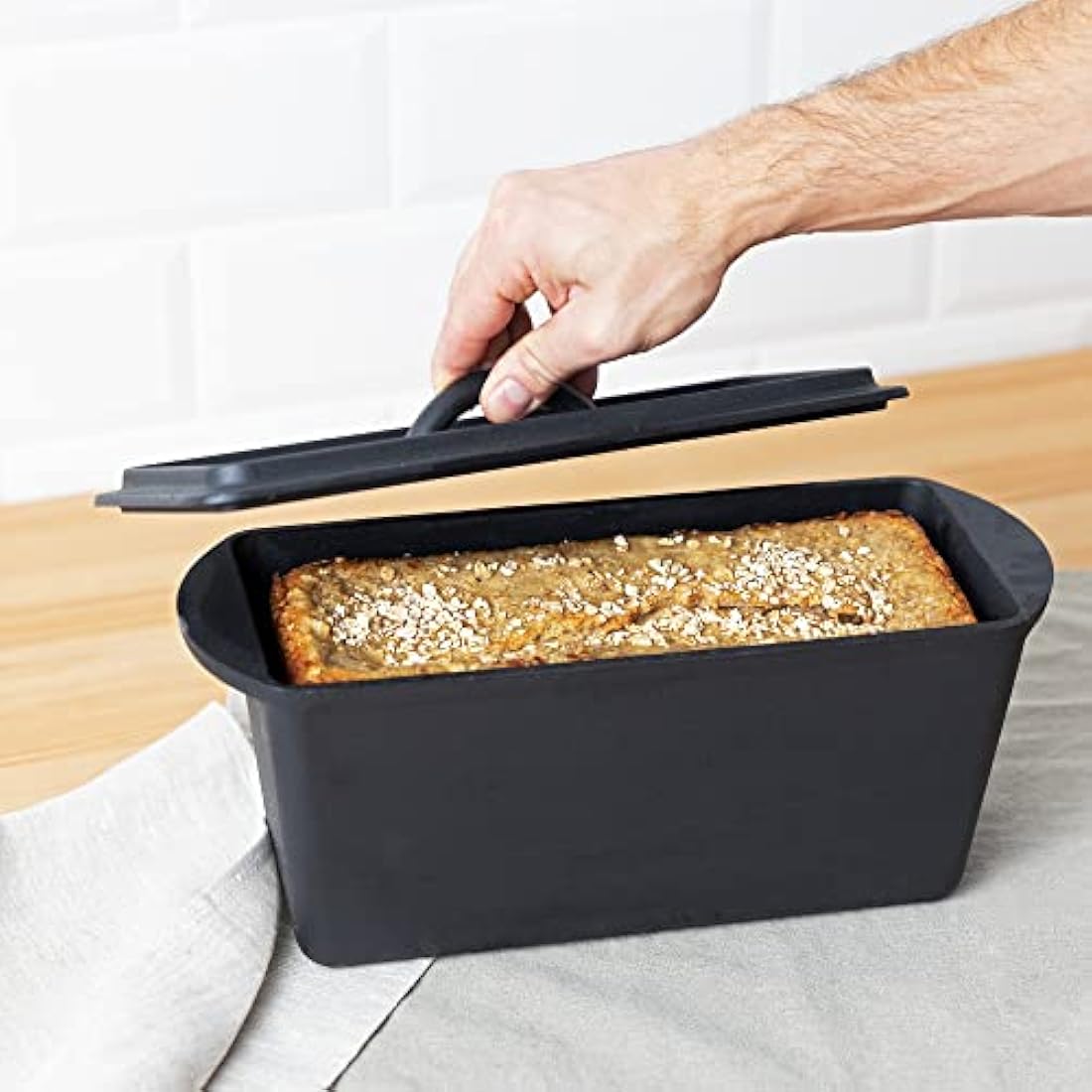 Navaris Cast Iron Bread Loaf Pan with Lid – 34cm Baking Tin for Meatloaf
