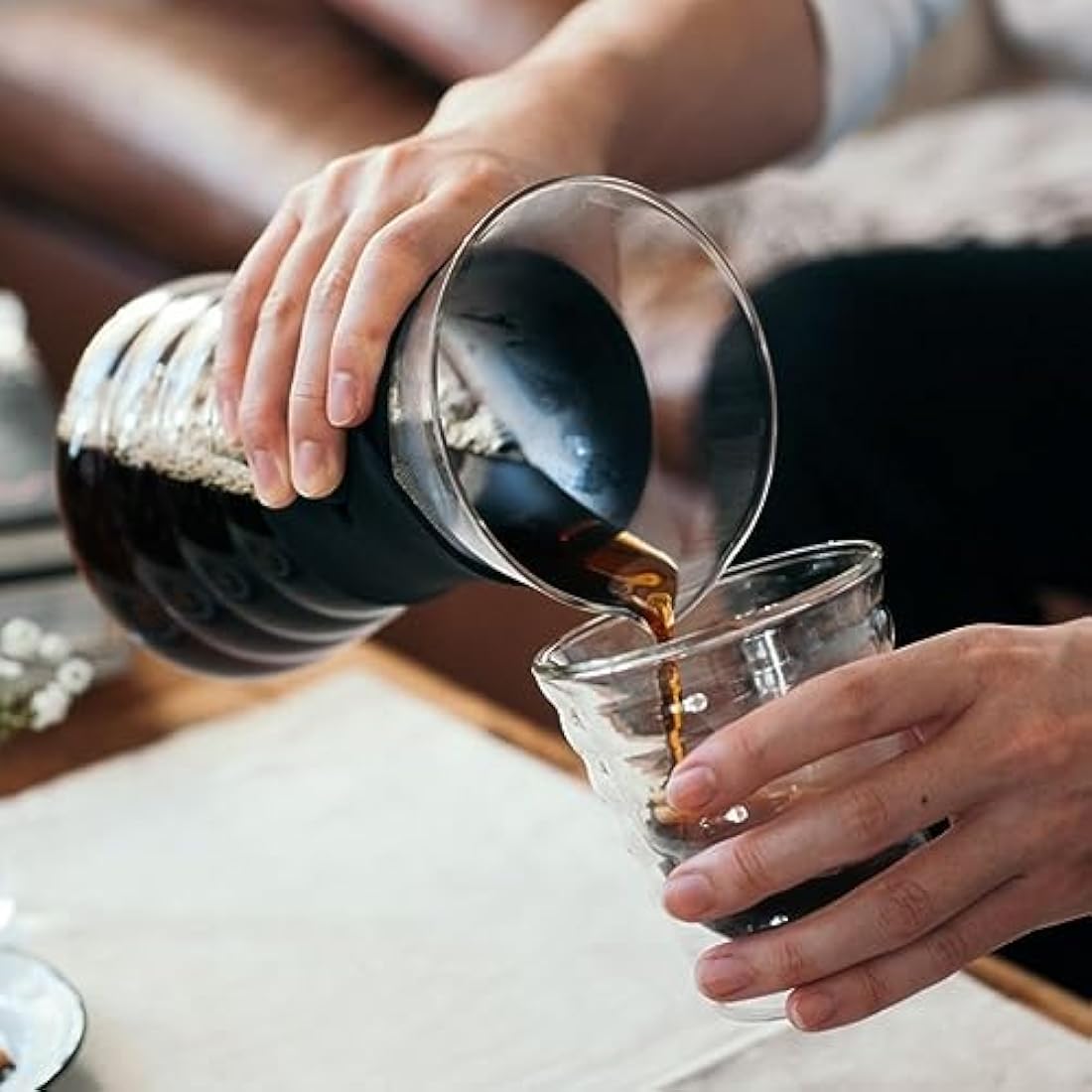 Hario V60 Drip Decanter - 700ml Pour-Over Coffee Brewer & Server