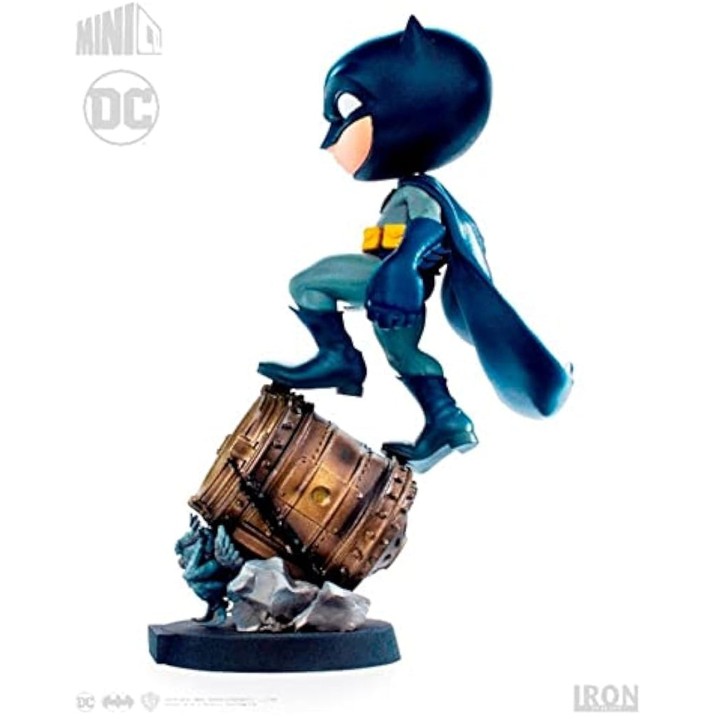 Iron Studios Batman Comics Deluxe MiniCo PVC Figure - 7.4 Inch Statue