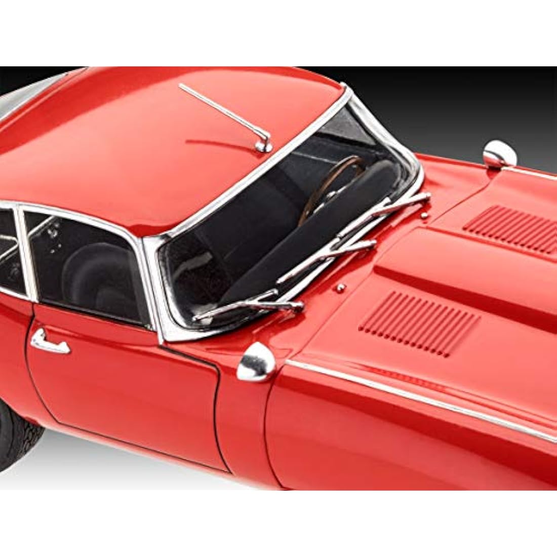 Revell Jaguar E-Type Coupé Model Kit – 1:24 Scale Plastic Model