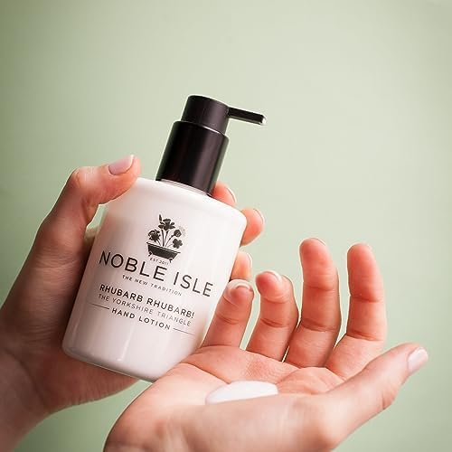 Noble Isle Rhubarb Rhubarb! Luxury Bath & Body Duo Gift Set - 250ml