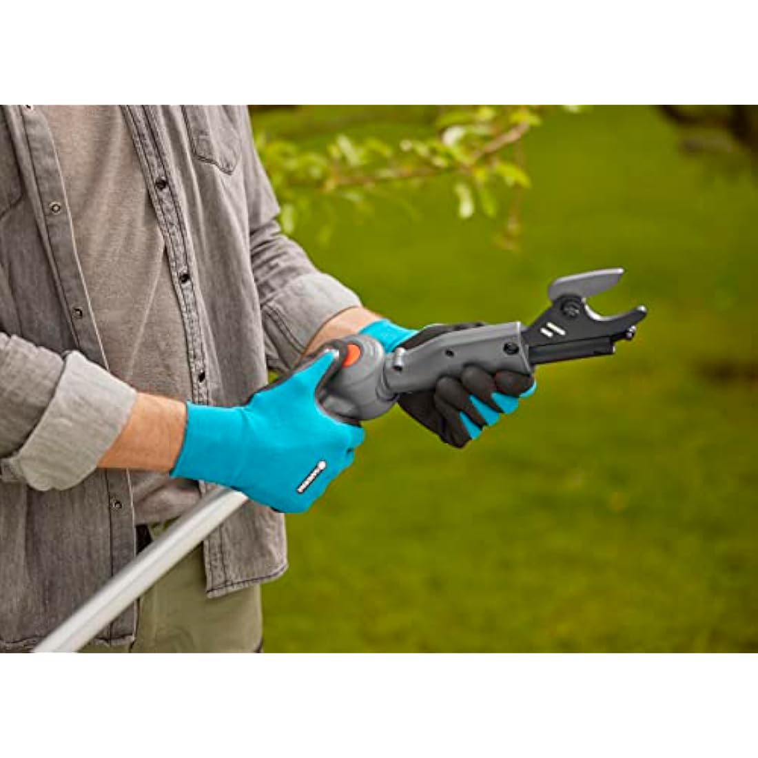 Gardena HighCut 360/18V Cordless Telescopic Tree Pruner (Tool Only)