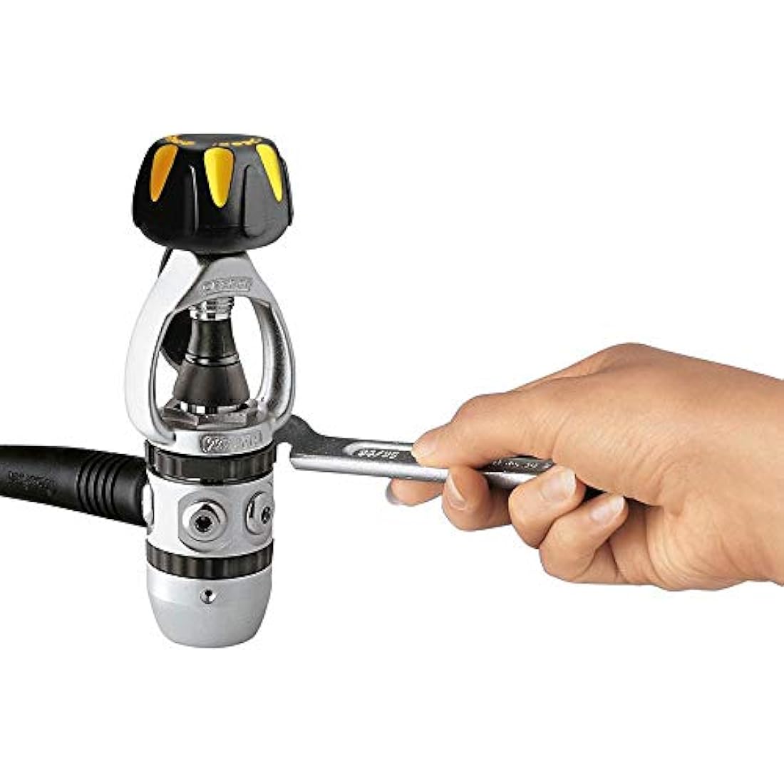 Cressi AC2 Compact Scuba Diving Regulator - Lightweight Piston Design