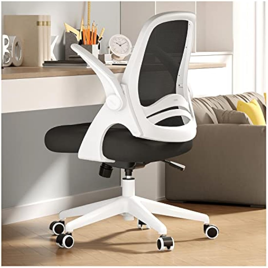 Hbada Ergonomic Mesh Office Chair – Flip-up Arms & Compact Design