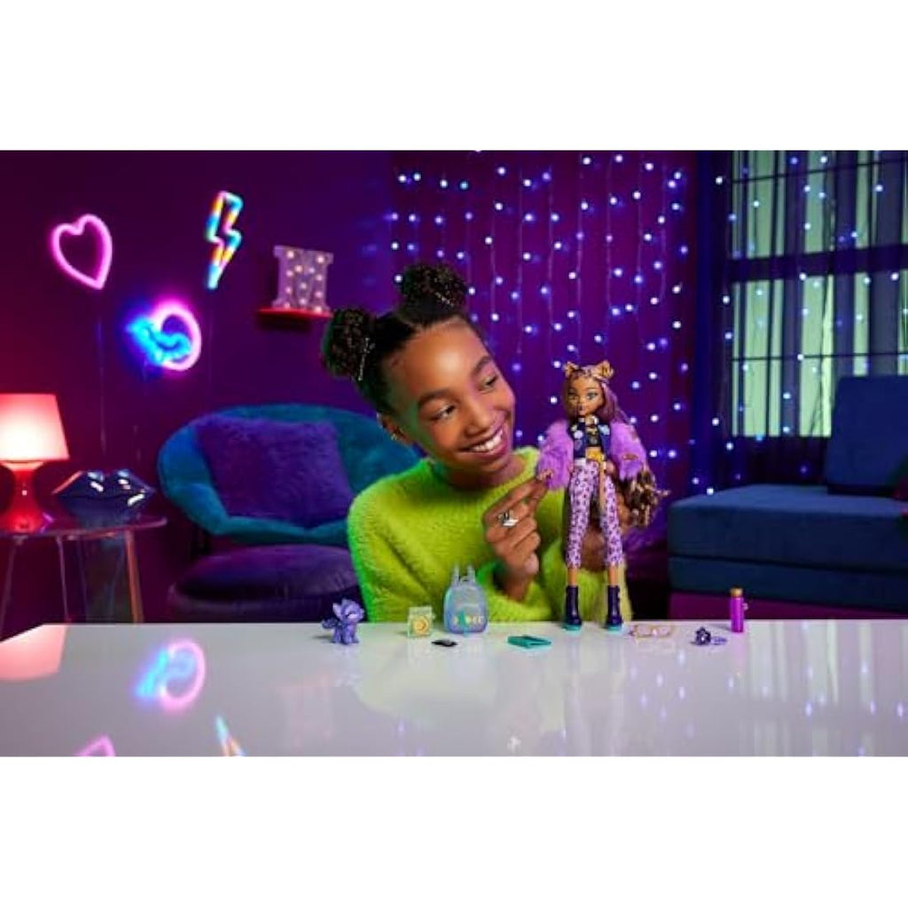 Monster High Clawdeen Wolf Fashion Doll with Pet Crescent and Accessories