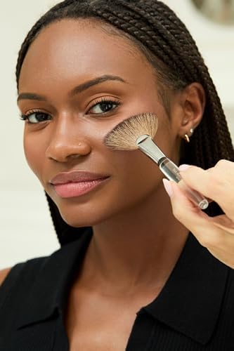 Trish McEvoy Brush 62 Fan Brush – Professional Highlighting Beauty Tool