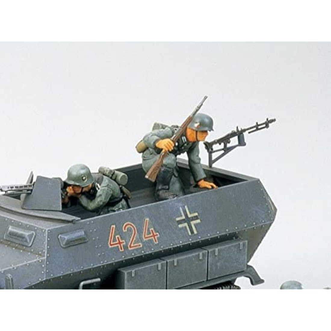 Tamiya Hanomag Sd.Kfz.251/1 German Military 1:35 Plastic Model Kit
