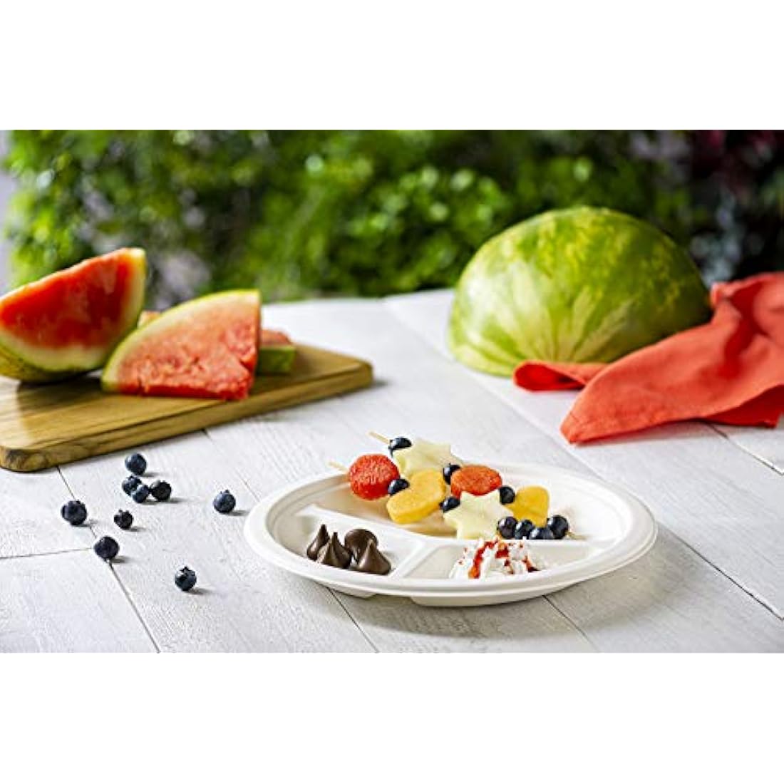 Comfy Package 10-Inch 3-Compartment Compostable Sugarcane Plates | 125 Pack