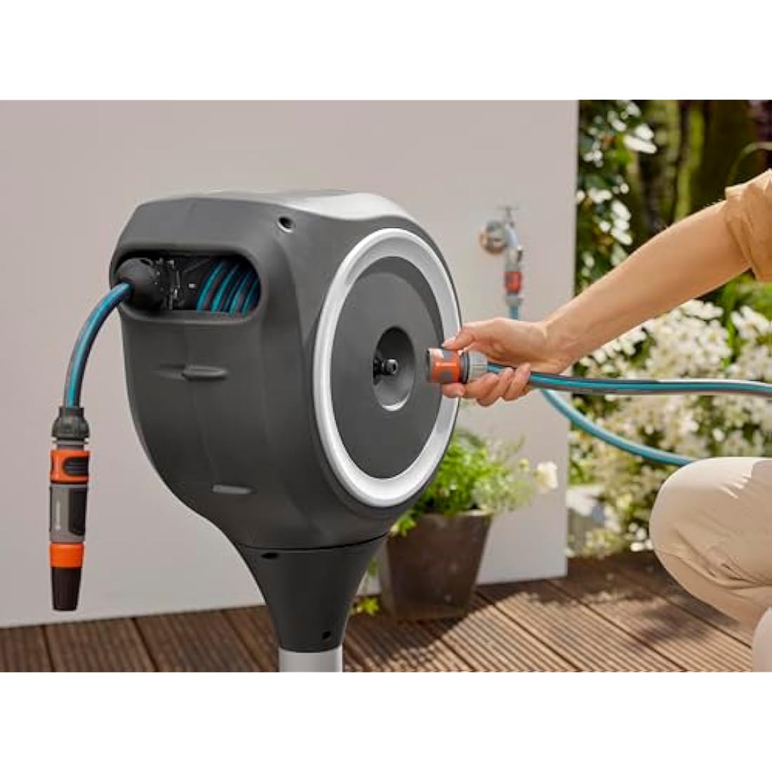 Gardena RollUp S Patio Hose Box – 15m Automatic Retractable Reel, White