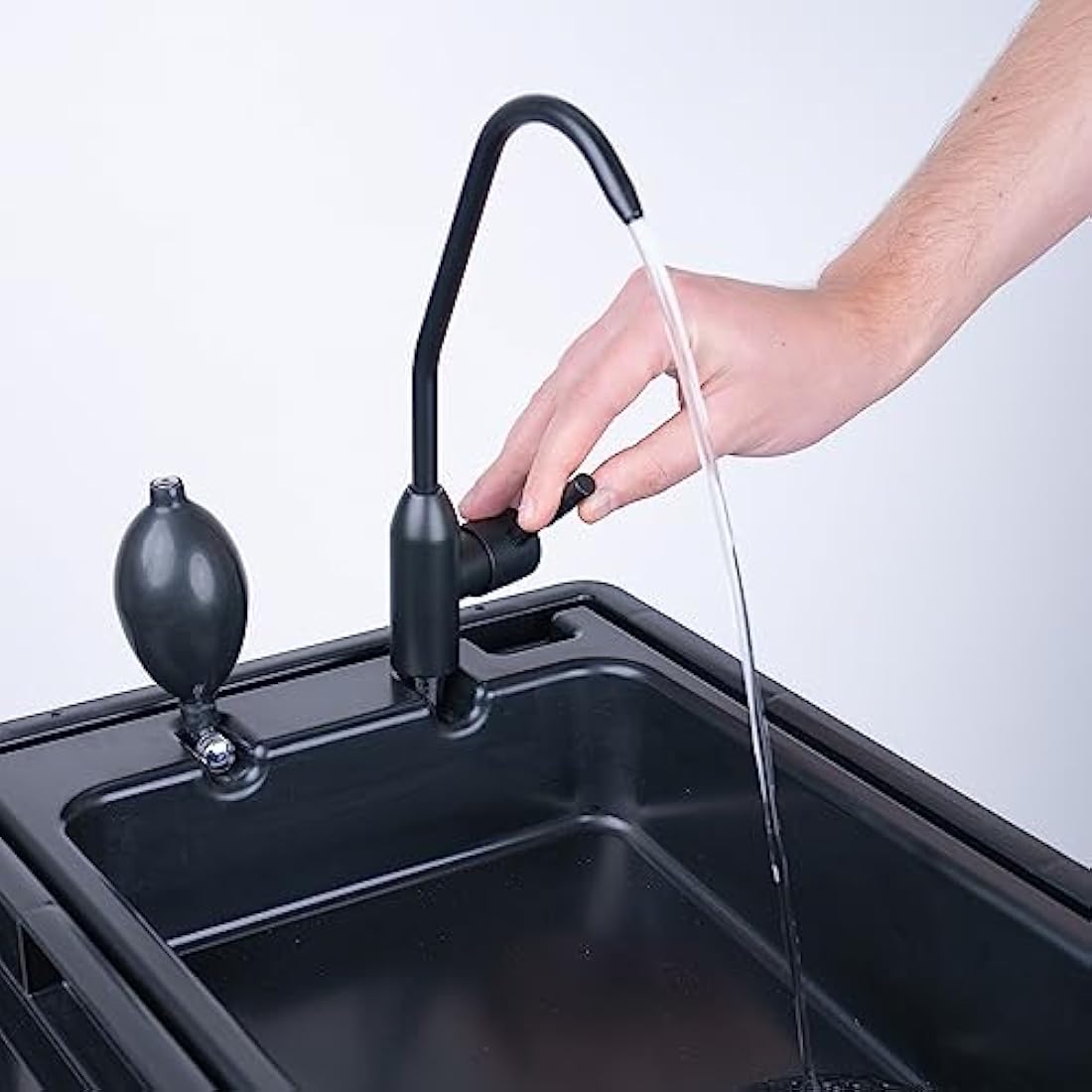 BOXIO WASH - Mobile Camping Sink with Hand Pump and 5L Tank | Black