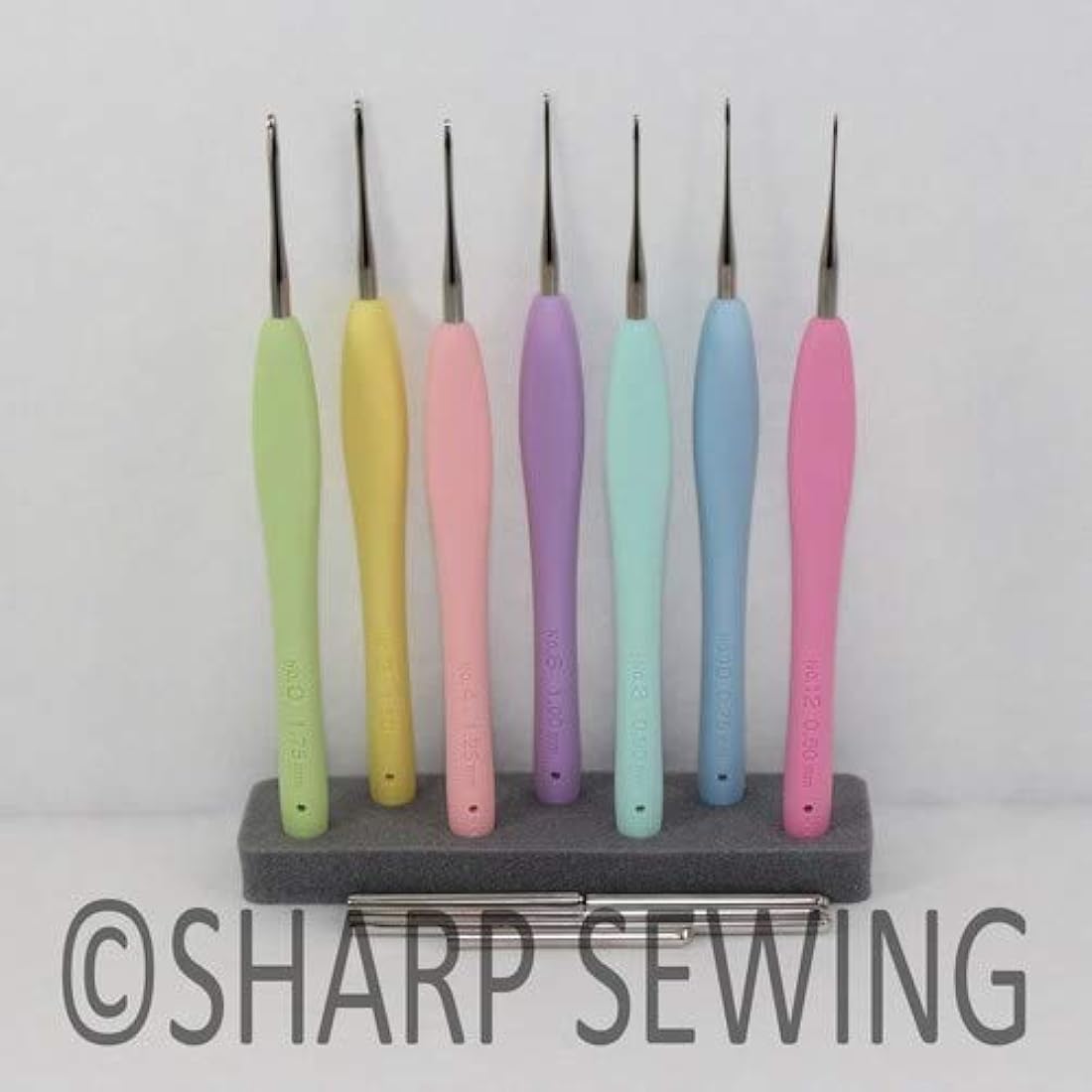Clover Ergonomic Crochet Hook Set - 7 Piece Precision Metal Needles