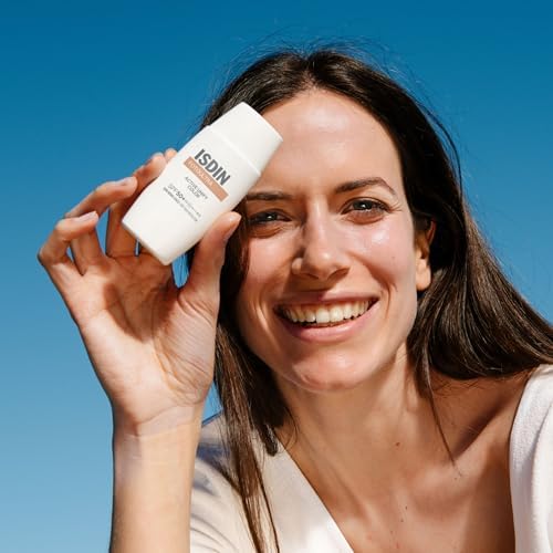 ISDIN FotoUltra 100 Active Unify Color SPF 50+ Tinted Facial Sunscreen