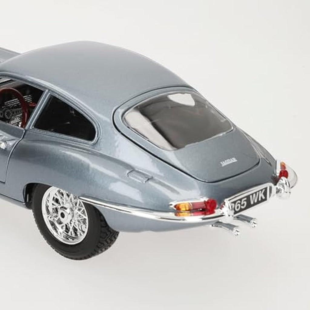 Bburago Jaguar E-Type Coupe 1961 - 1:18 Scale Diecast Model Car