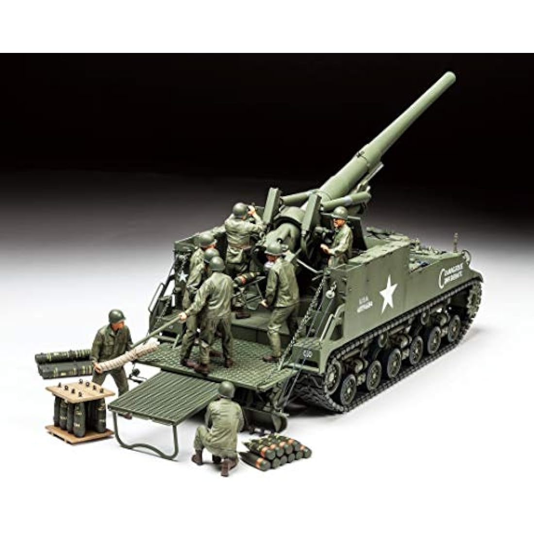 Tamiya 1:35 Scale Model Tank Kit with 8 Figurines - 300035351