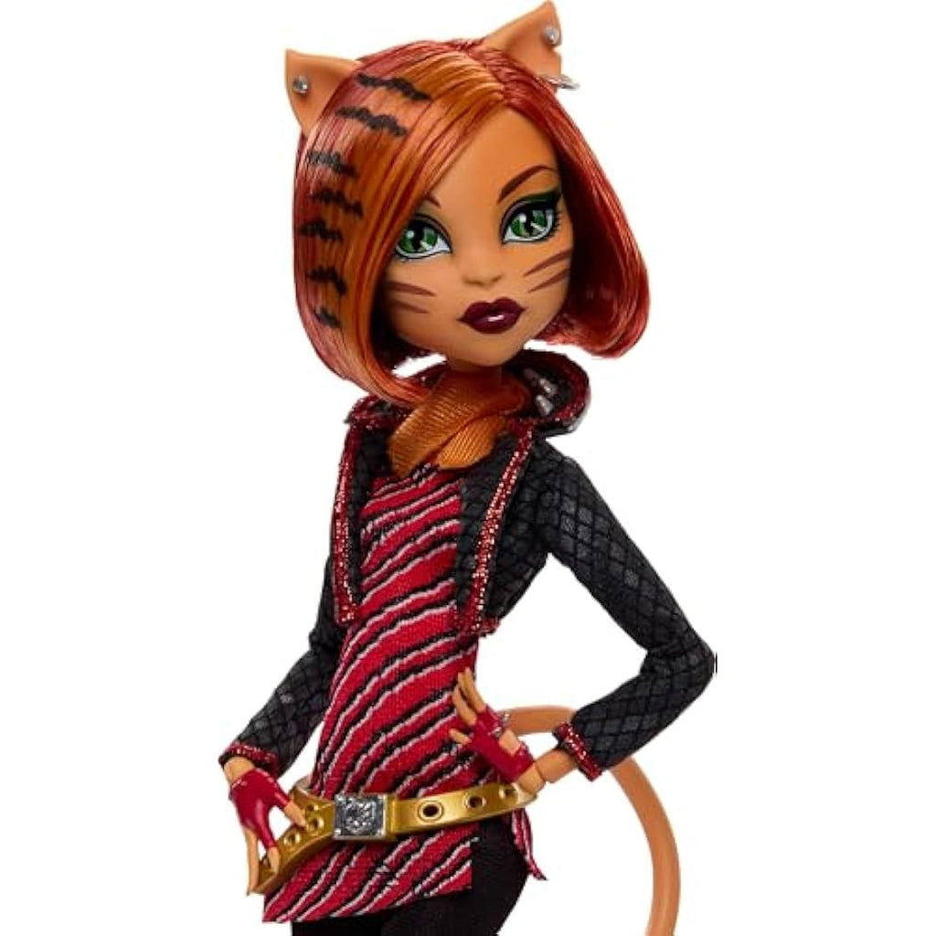Monster High Toralei Creeproduction Doll with Pet Sweet Fangs