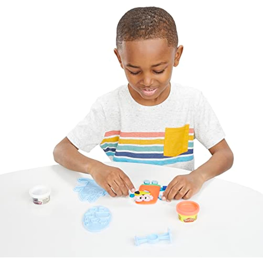 Play-Doh Bluey Make ’n Mash Costumes Playset with 11 Cans - Ages 3+