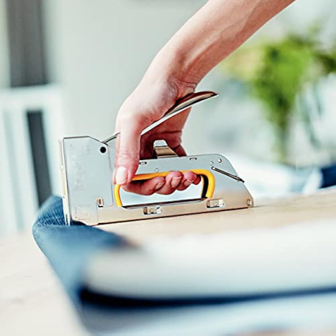 Rapid PRO R23 Heavy Duty Manual Staple Gun | All-Steel Upholstery Tool