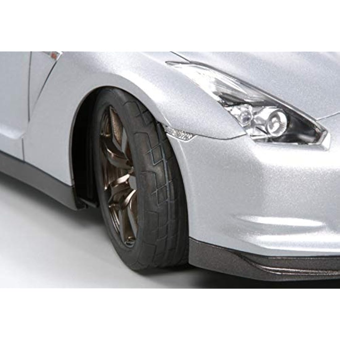 Tamiya Nissan GT-R Street Version 1:24 Scale Plastic Model Car Kit