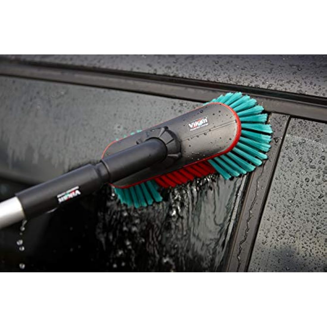 Vikan Waterfed Vehicle Brush – Soft Split Bristles, Angle Adjustable