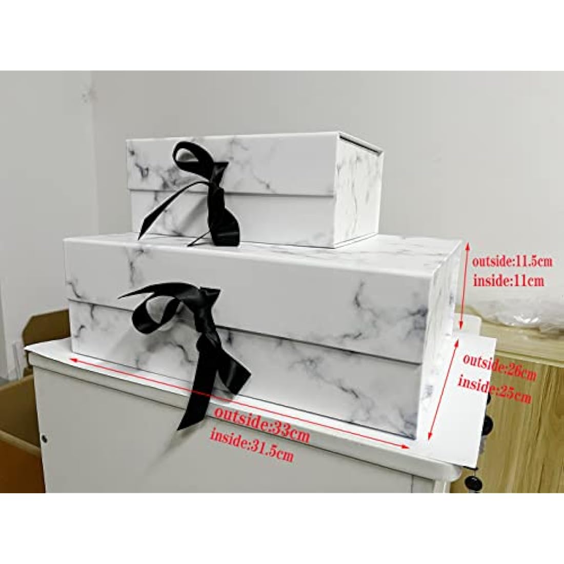 Large Marble Magnetic Gift Box with Ribbon – 33x26x11cm