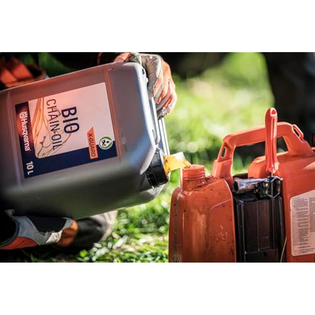 Husqvarna Combi Can – 5L Fuel & 2.5L Oil Spill-Proof Combination Canister