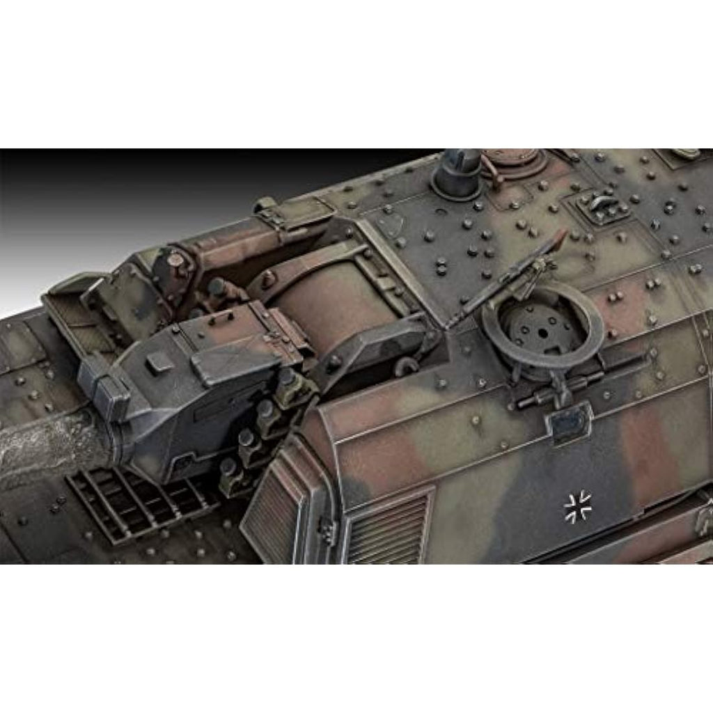 Revell Panzerhaubitze 2000 1:35 Scale Plastic Military Model Kit