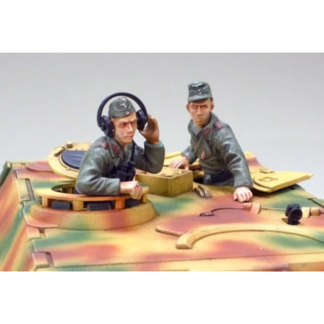 Tamiya 1:35 WWII German Elephant Heavy Armoured Tank Plastic Model Kit