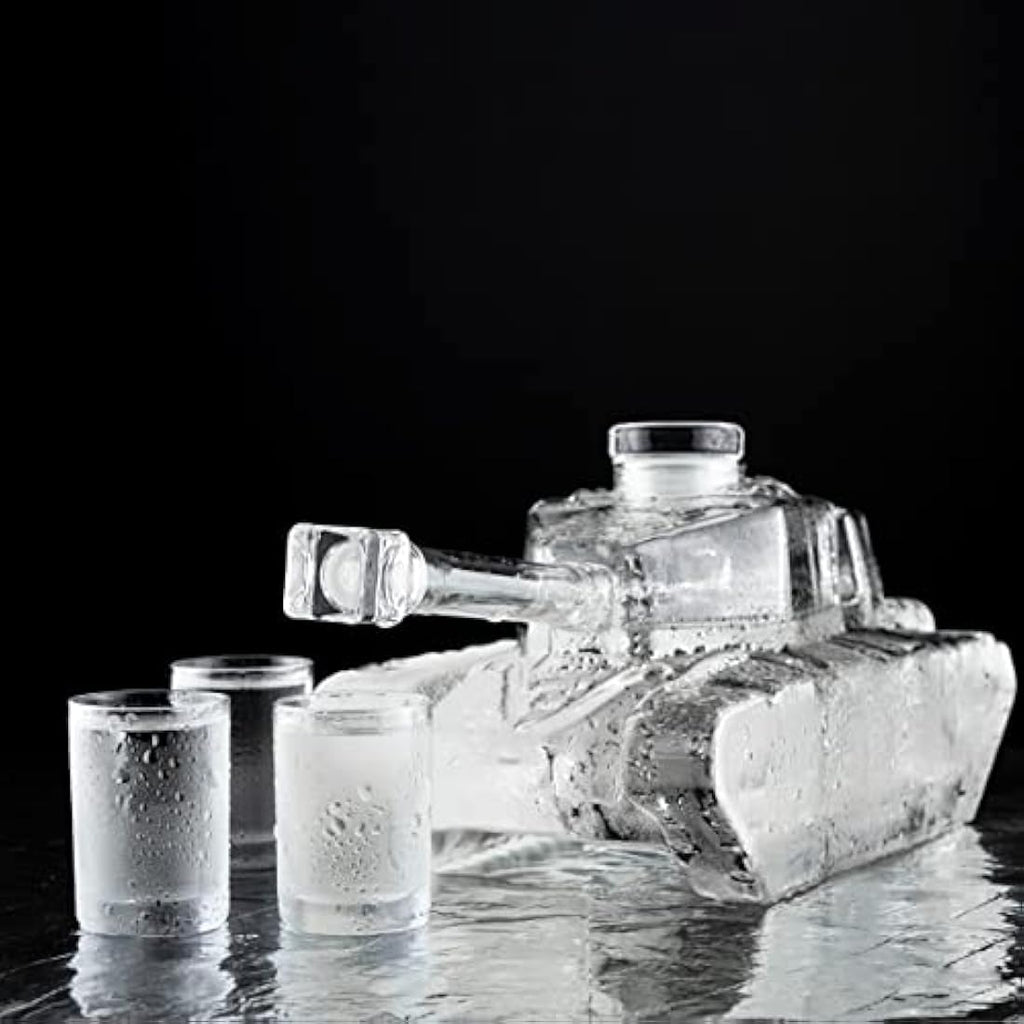 Tank-Shaped Whisky Decanter – 1000ml Glass Military Carafe