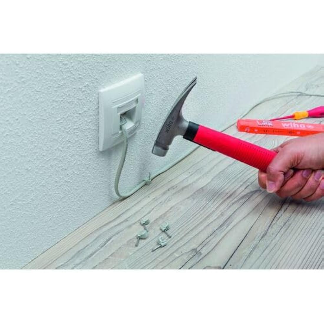 Wiha Electrician's Hammer – 300g Square & Round Head – Red Handle