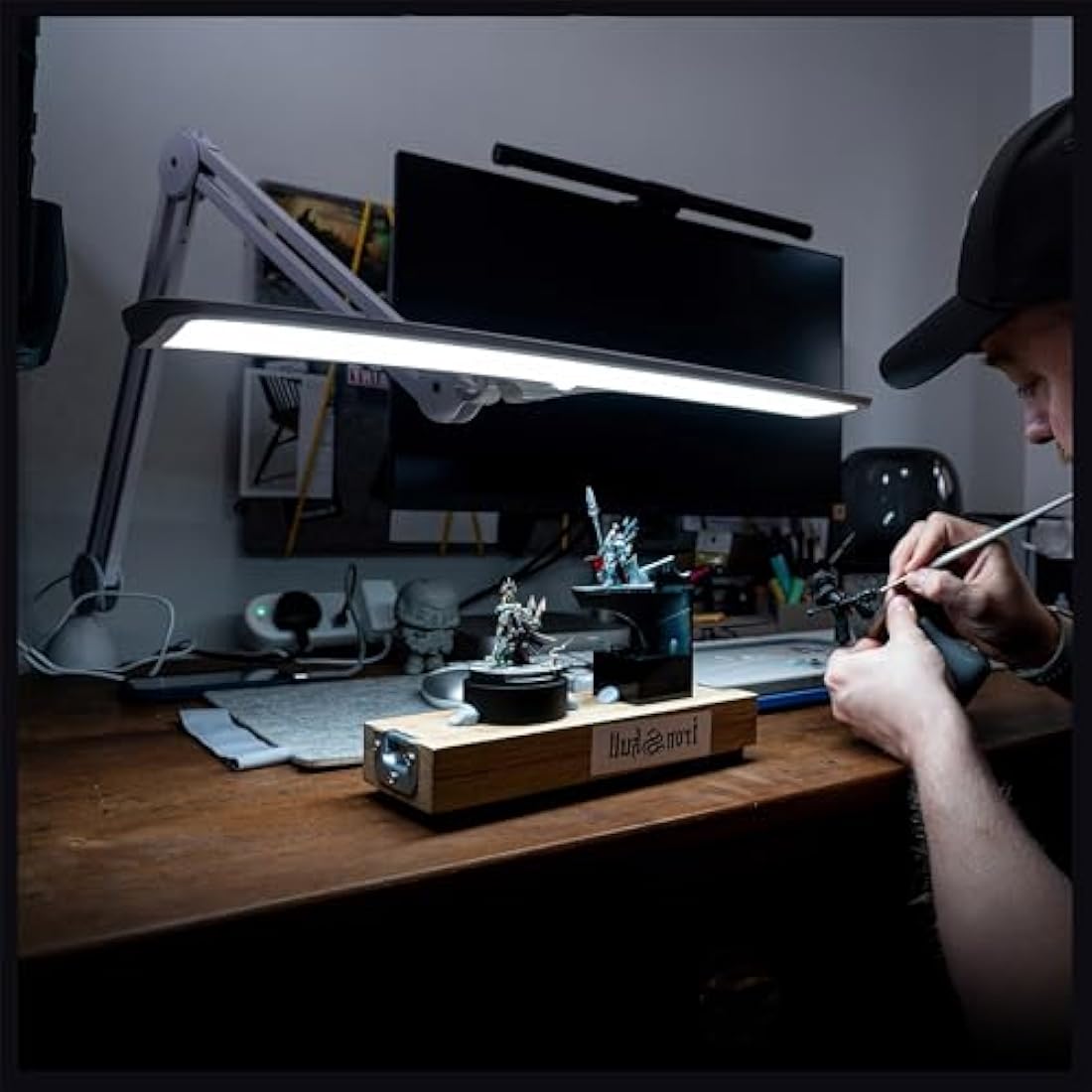 Daylight Lumi LED Task Lamp – 95+ CRI Dimmable Craft Desk Light