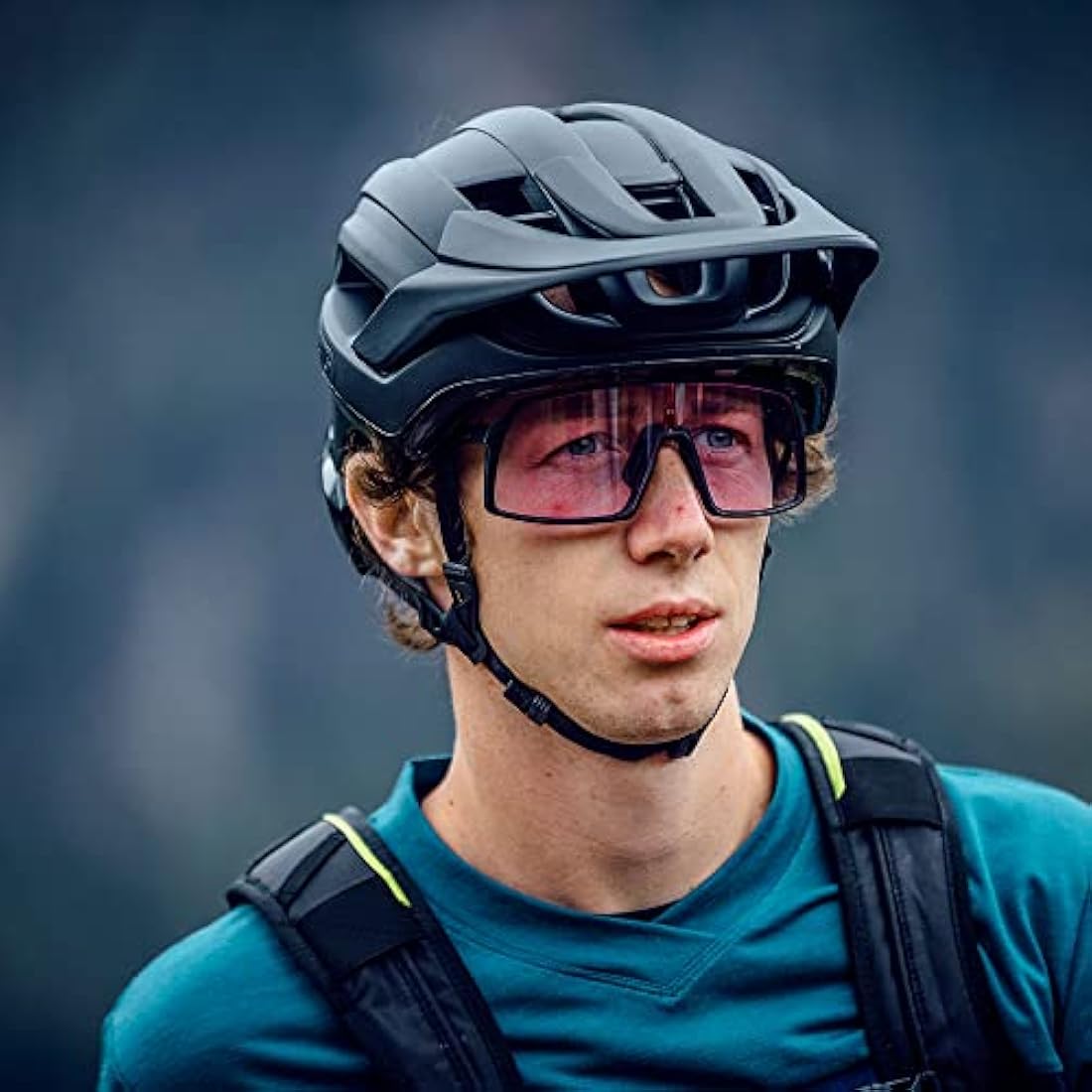 ABUS CliffHanger MIPS MTB Helmet – Vented Trail Bike Helmet
