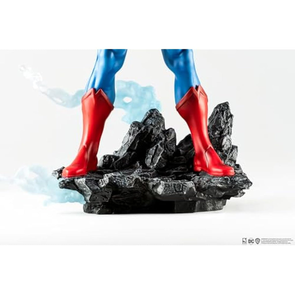 Superman Classic Version 1:8 Scale Statue | DC Heroes Previews Exclusive